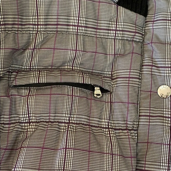 #  Guess Jacket - Picture 12 of 16